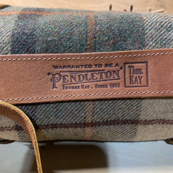 Vintage Pendleton Wool Throw Blanket with Leather Strap, Thomas Kay edition - Picture 3 of 9